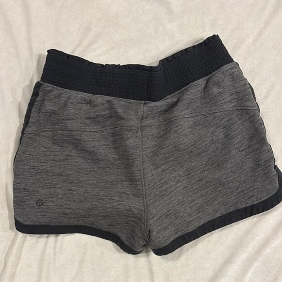 Lululemon size 6 womens Gray and Black Casual Shorts - Picture 2 of 7